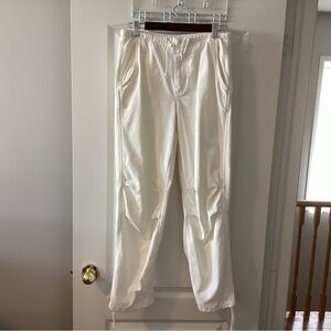 Aritzia TNA Off White Flight Cargo Pants. Size M.  B4